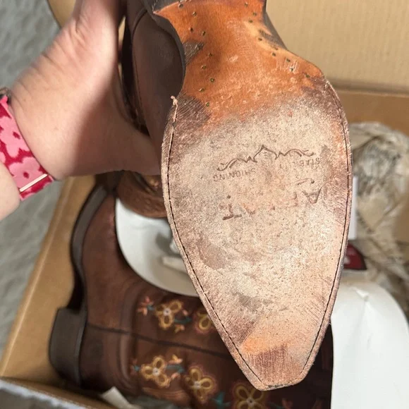 Ariat Brown Embroidered Western Boots - Picture 2 of 3